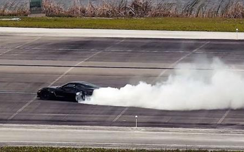 Electric Corvette breaks EV land speed record again(图1）