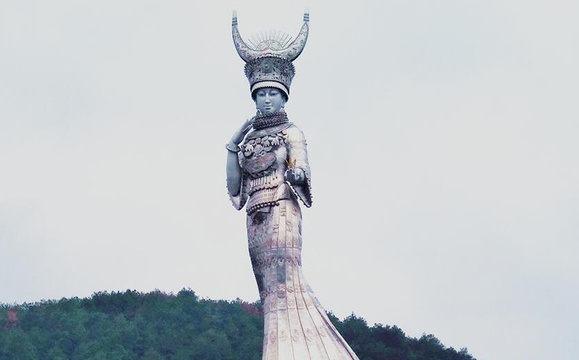 The largest statue of the goddess Yang'asha in the world(图1）