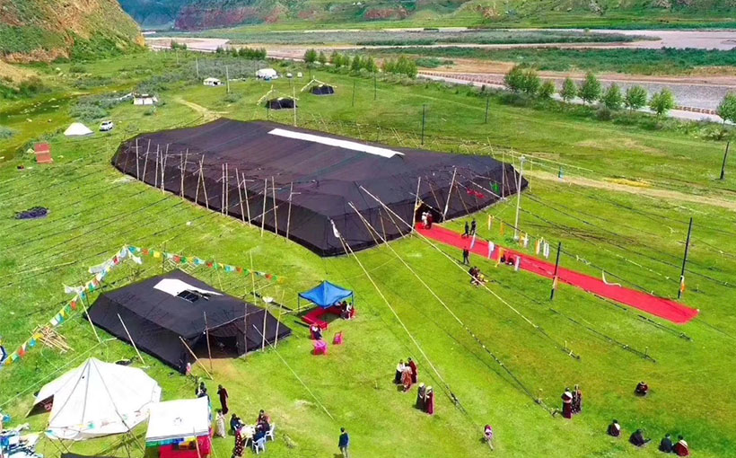 World's largest black yak hair tent(图1）
