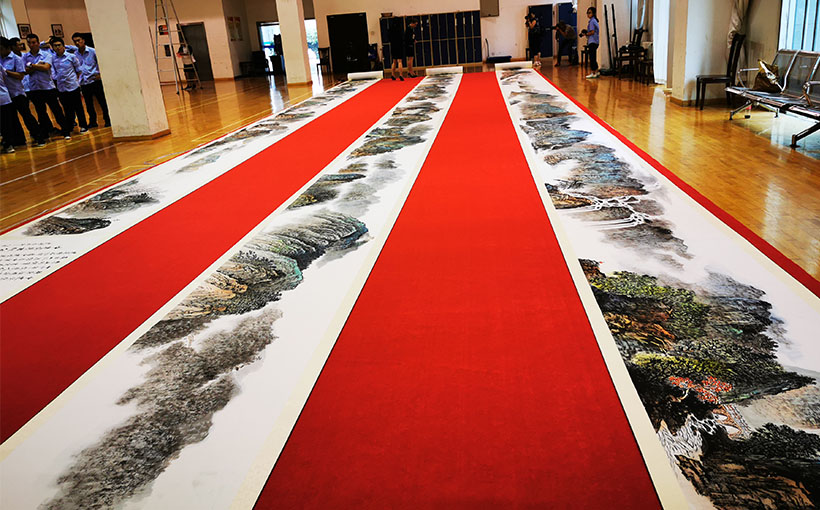 World's longest "Five Great Mountains" themed Chinese painting(图2）