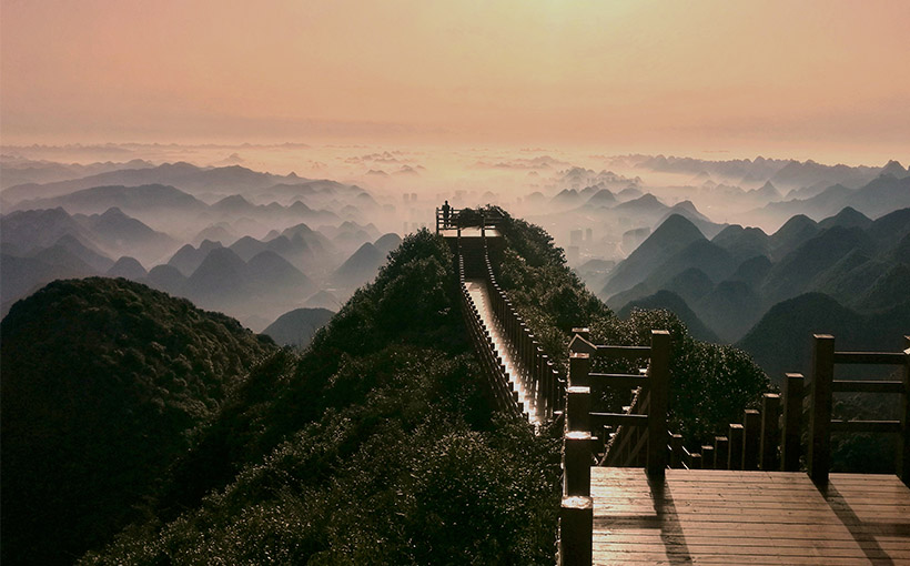 The longest same path mountain cableway in the world(图1）