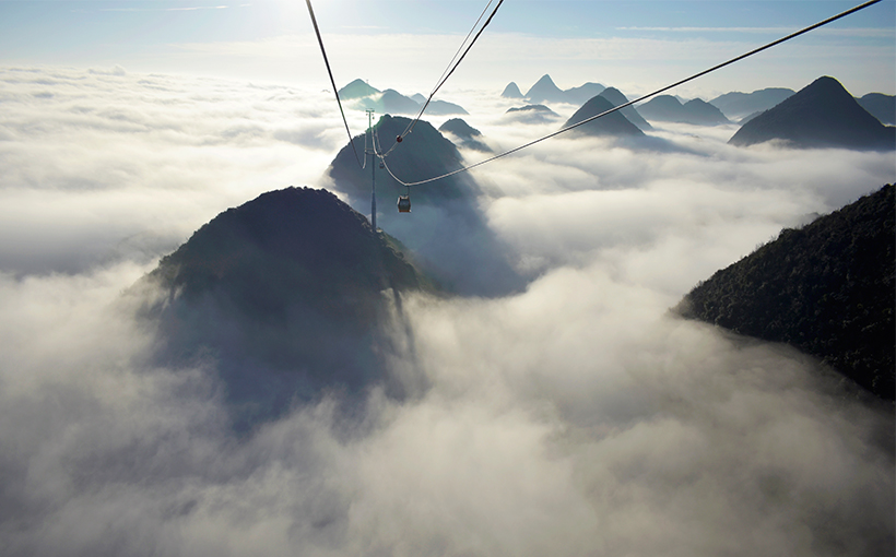 The longest same path mountain cableway in the world(图3）