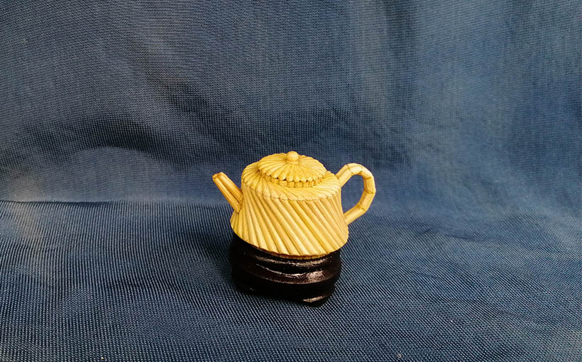 World's smallest toothpick-made teapot(图2）