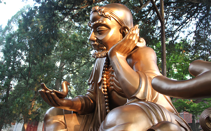 Largest bronze statue of Bodhidharma on a dragon turtle(图2）