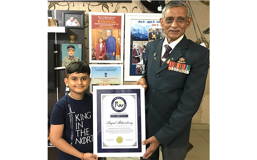 Youngest person honored by the Chief of the Army(图2）