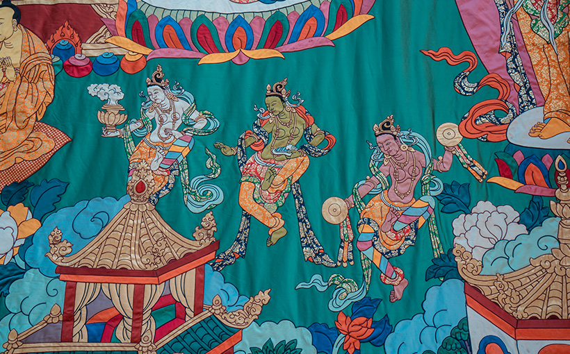 Largest coral embroidered thangka(图3）