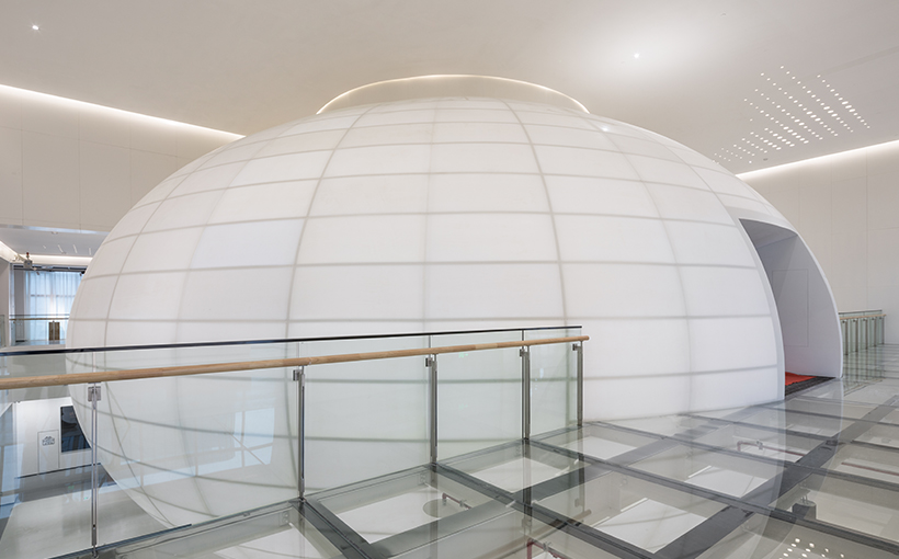 Largest translucent solid-surface ellipsoid structure(图2）