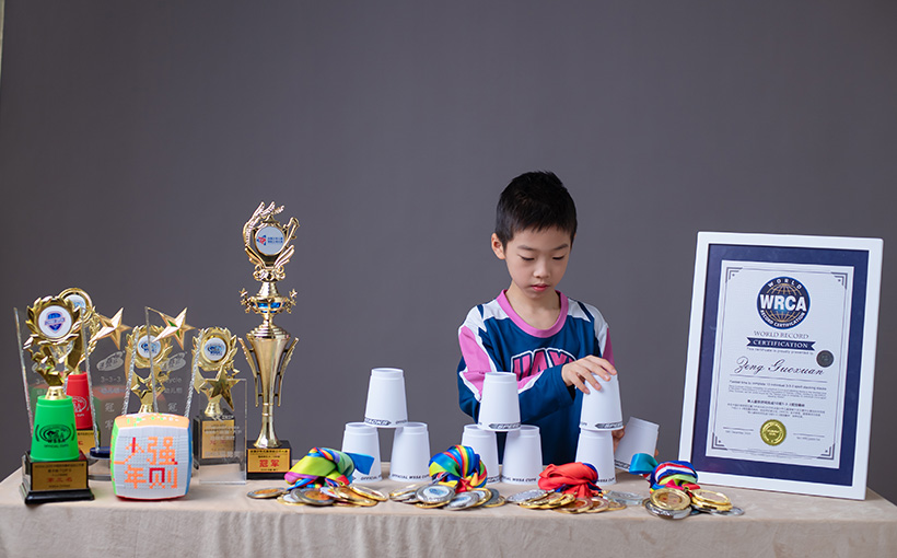 Fastest time to complete 10 individual 3-3-3 sport stacking stacks(图1）