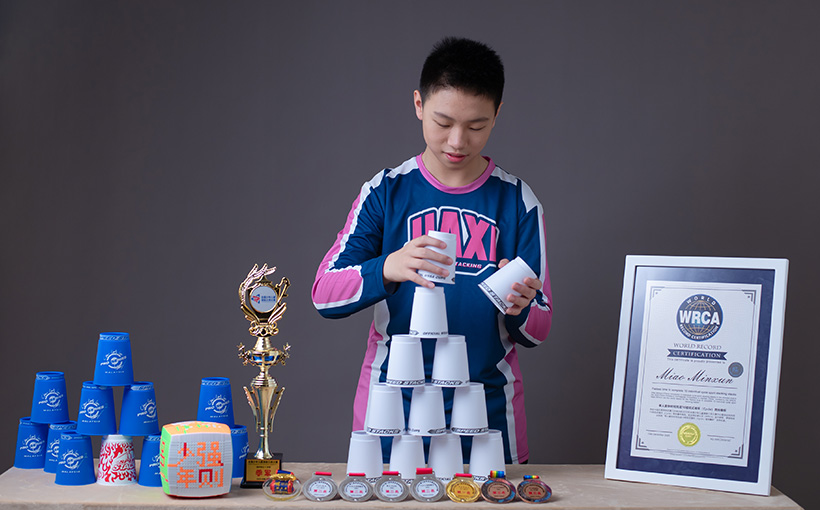 Fastest time to complete 10 individual cycle sport stacking stacks(图2）