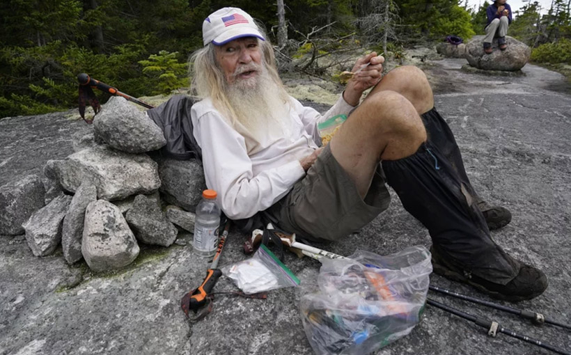 Oldest hiker to complete the Appalachian Trail(图4）