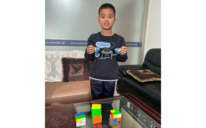 Youngest person to solve a 2×2×2 Rubik's Cube blindfolded with hands behind the back (broken)(图5）