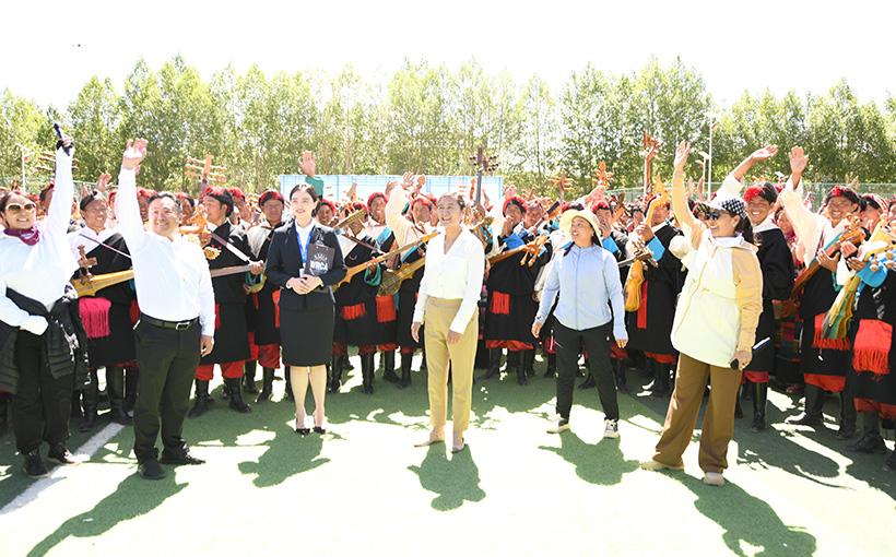 Largest performance of the intangible cultural heritage of Shigatse folk dance(图5）