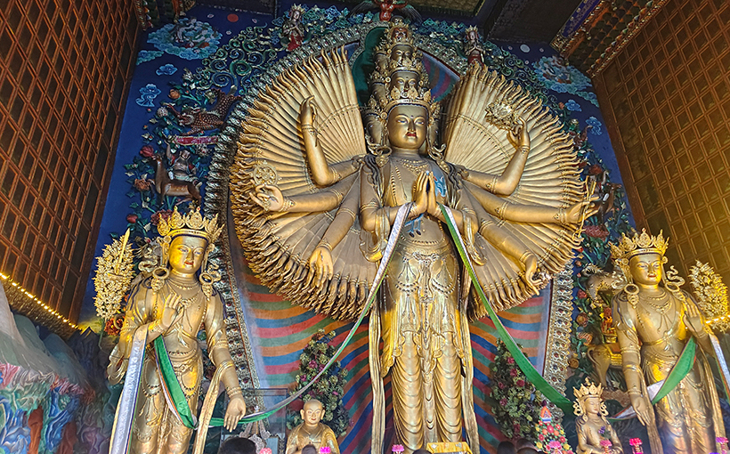 Largest clay sculpture of the Thousand-Armed Thousand-Eyed Avalokitesvara(图3）